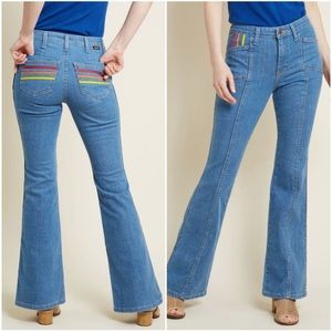 WRANGLER X MODCLOTH Wide Leg Flare Jeans Size 0 Retro Hippie Festival.